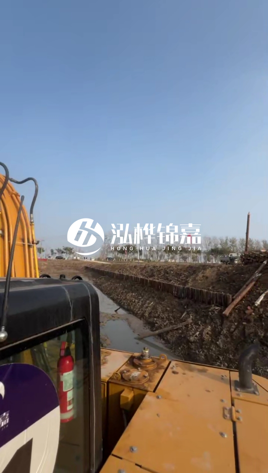 三門峽挖機打木樁專業(yè)施工-松木樁打樁木價格含運輸成本嗎？